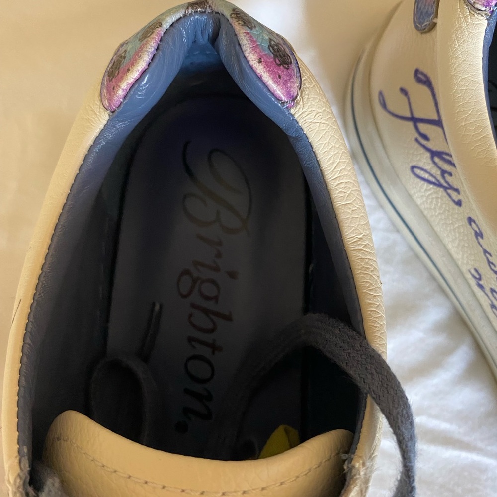 Brighton Leather Fly Me Sneaker with Whimsical Animated Butterfly Print Size 10 - Picture 15 of 16